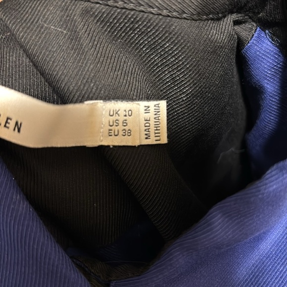 Karen Millen Bold Blue Top - Picture 9 of 9